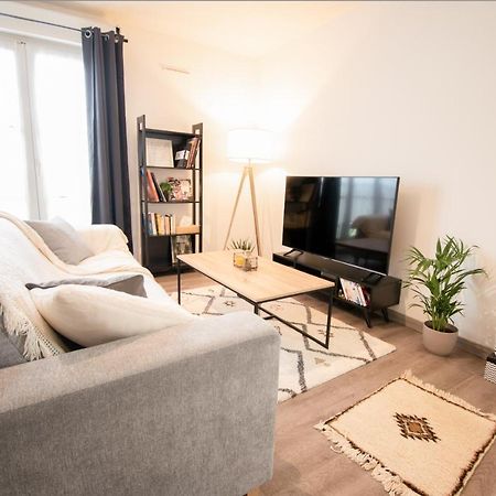 Joli Studio Tout Confort A 2 Pas De La Gare Poissy Ngoại thất bức ảnh