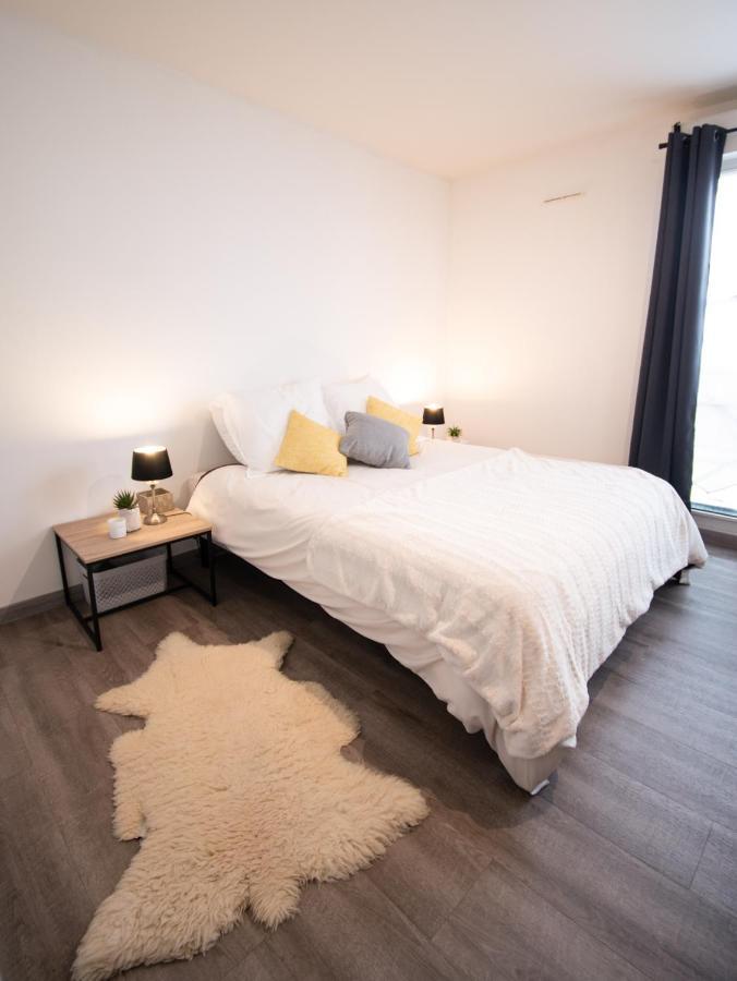 Joli Studio Tout Confort A 2 Pas De La Gare Poissy Ngoại thất bức ảnh